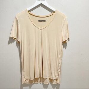 HENSELY NEHA KAPUR Women’s Nude Cupro Polyurethane Short Sleeve V-Neck Tee Sz M